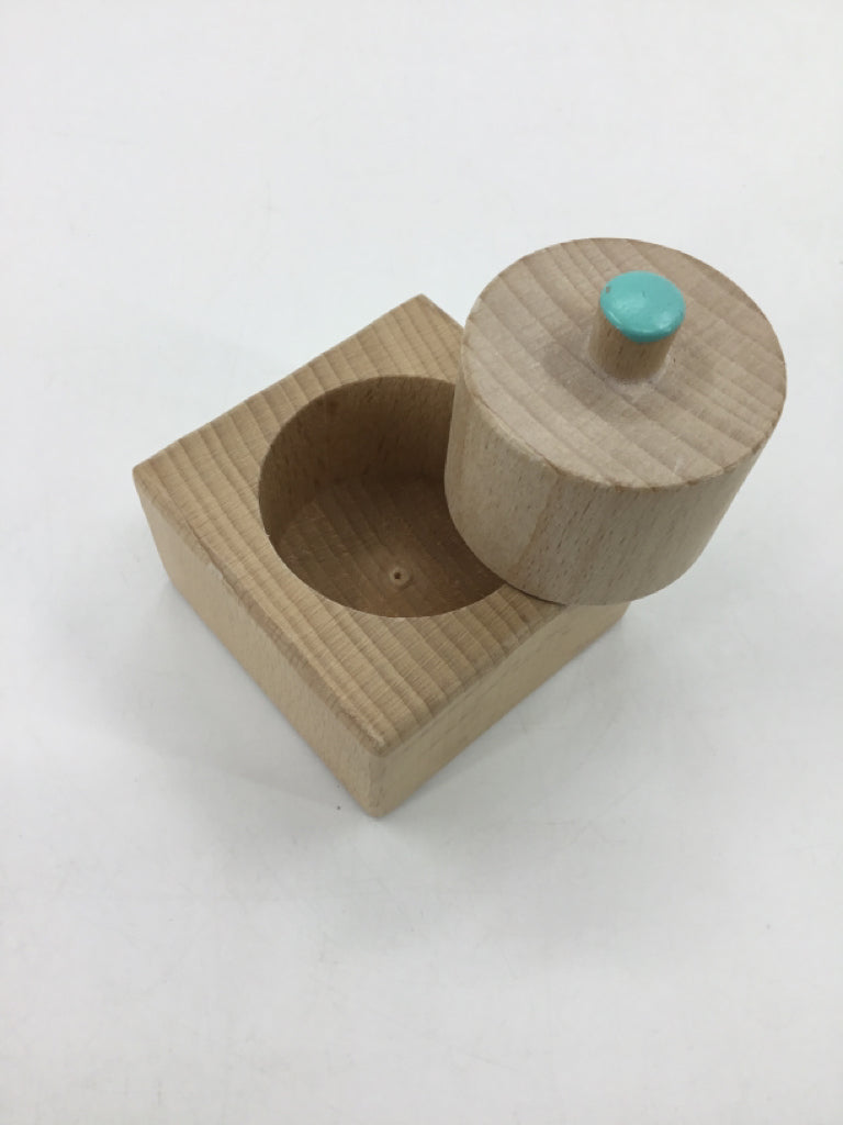 Lovevery Wooden Pincer Puzzle