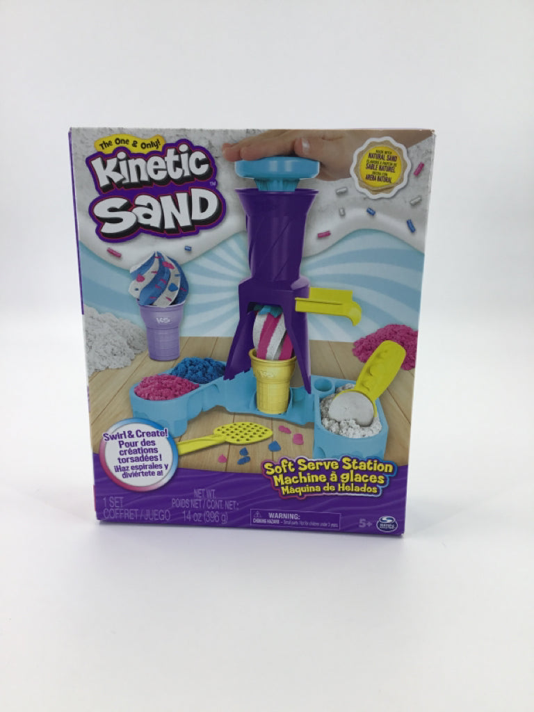 Spin Master Kinetic Sand Soft Serve Station