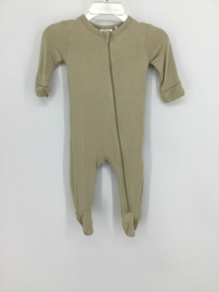 Tres Beau et Belle Child Size 3-6 Months Tan Sleepers