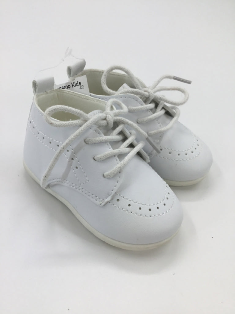 brandless Child Size 3 Toddler White Baby/Walker Shoes