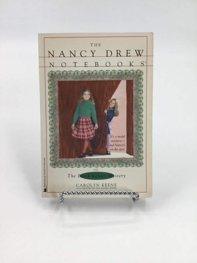 The Nancy Drew Notebooks  The Black Velvet Mystery  Paperback Book
