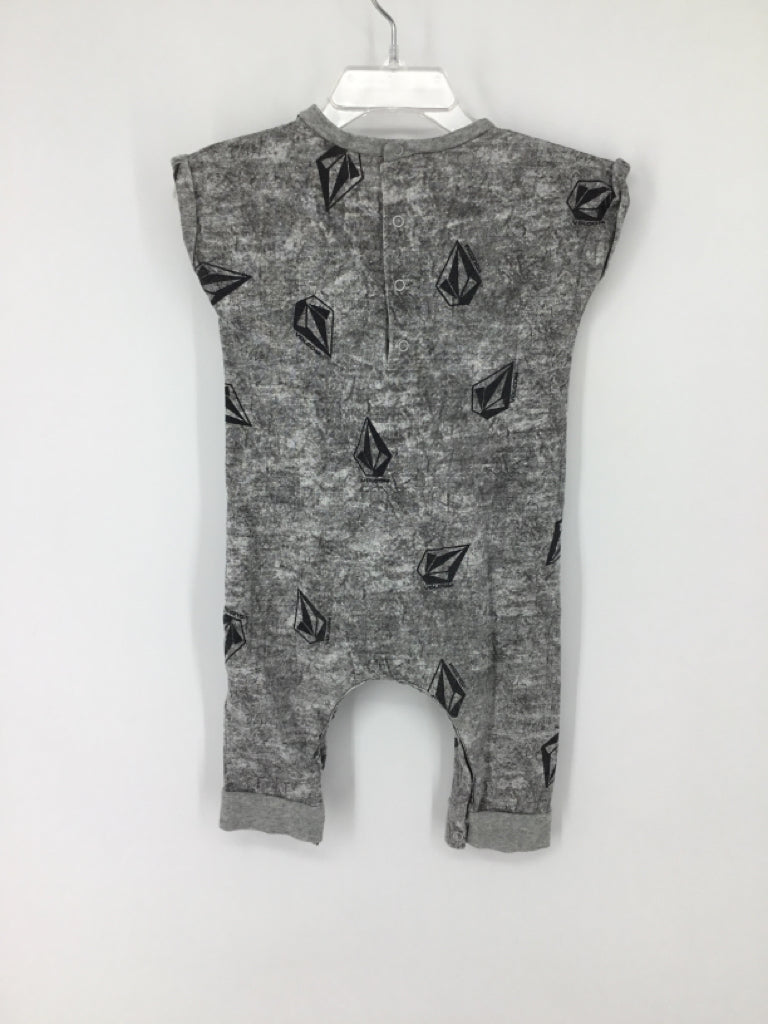 Volcom Child Size 6-9 Months Gray Print Outfit - boys