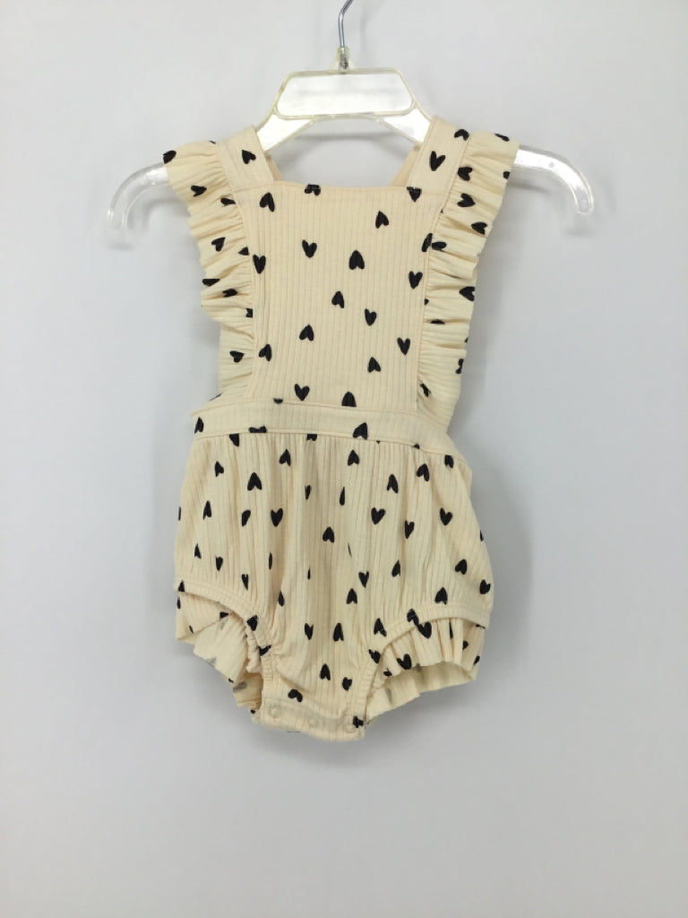 Cat & Jack Child Size 3-6 Months Cream Outfit - girls