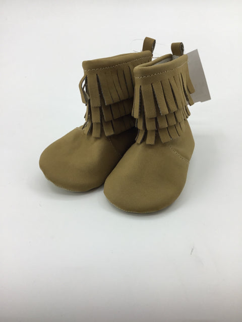 Old Navy Child Size 3 Toddler Tan Boots