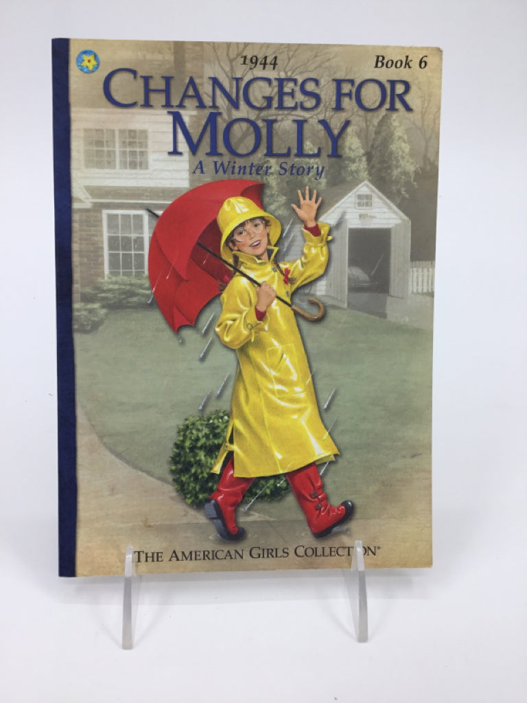 American Girl Changes for Molly Paperback Book