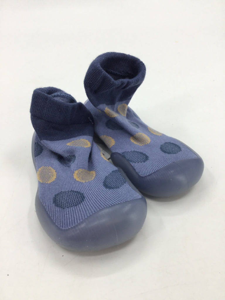 brandless Child Size 7 Toddler Blue Slippers